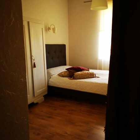 Jaukus Butas Siauliu Miesto Centre Apartment โชเล ภายนอก รูปภาพ